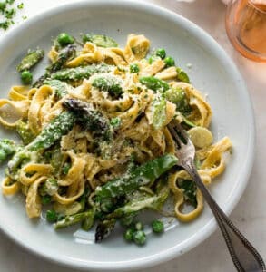 Easy Pea and Spinach Carbonara